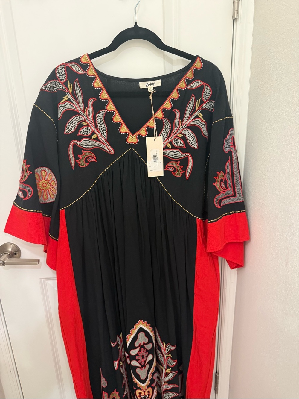Blue Velvet brand black/red Midi Dress Medium